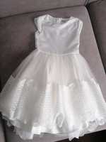 Sukienka biała 140 stan idealny