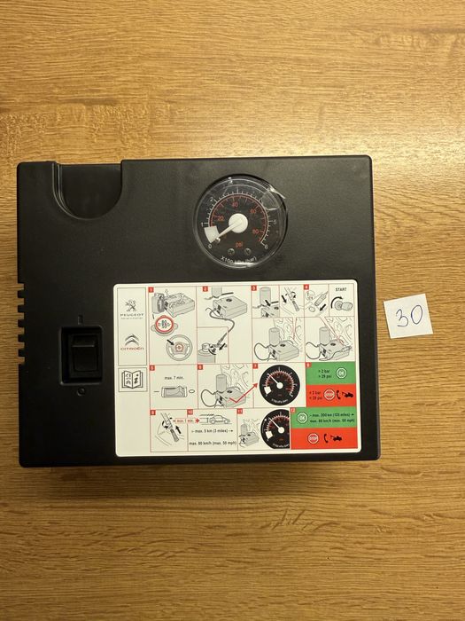 Автомобільний компресор для шин