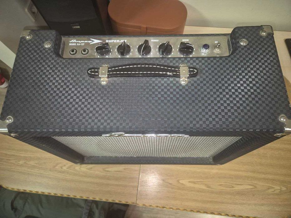 Гітарний комбо-підсилювач Ampeg Superjet 12 (не Фендер)
