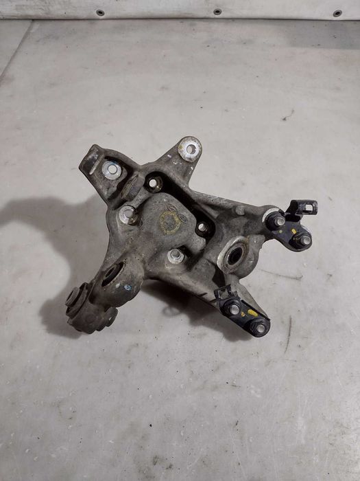 Hyundai Sonata 11-15 Hybrid  Цапфа задняя левая / правая / Соната