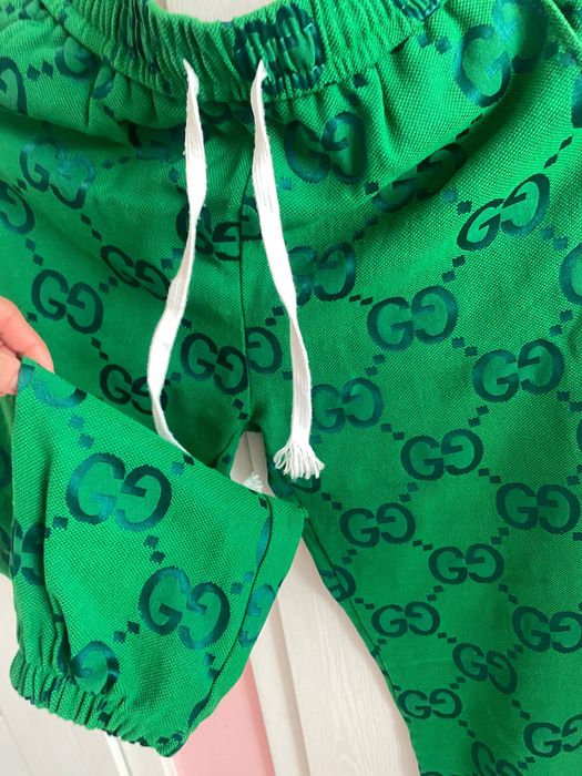 Piękne spodnie wzór ,logo ,Gucci