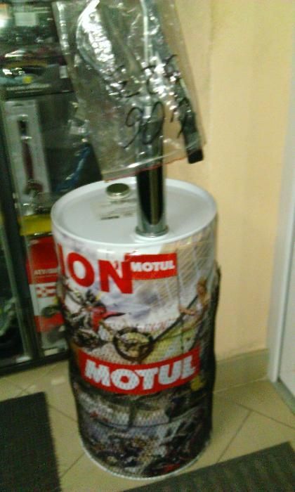 Olej motocyklowy Motul 5100 Ester 10W40 1L MA2