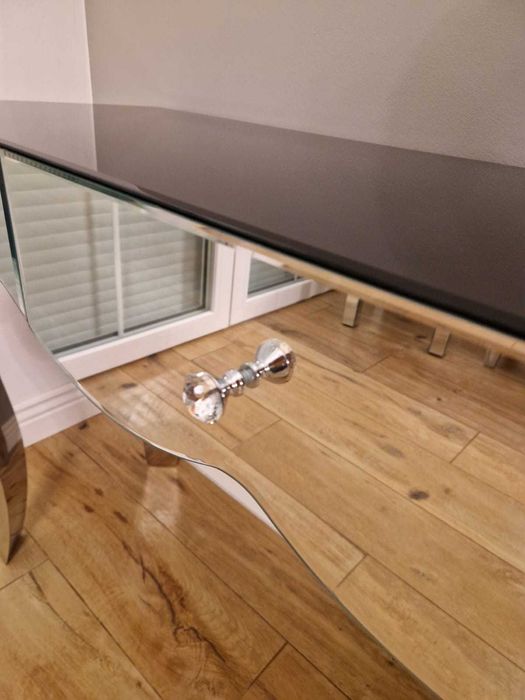 Konsola Glamour Ludwik ze stali nierdzewnej czarny szklany blat