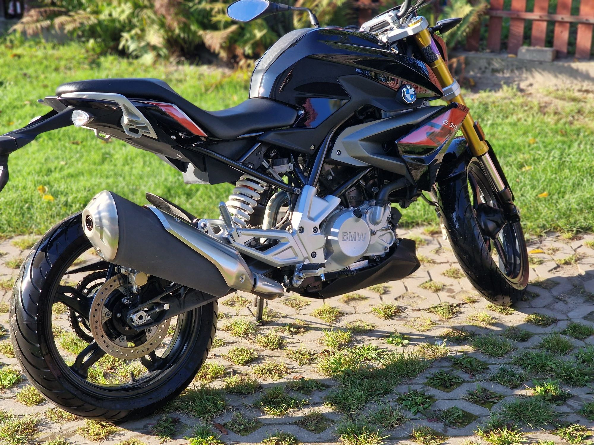 Motocykl BMW G310R. Piękny, sprytny motocykl do nauki jazdy.