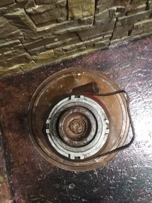 Продам домкрат 12 т