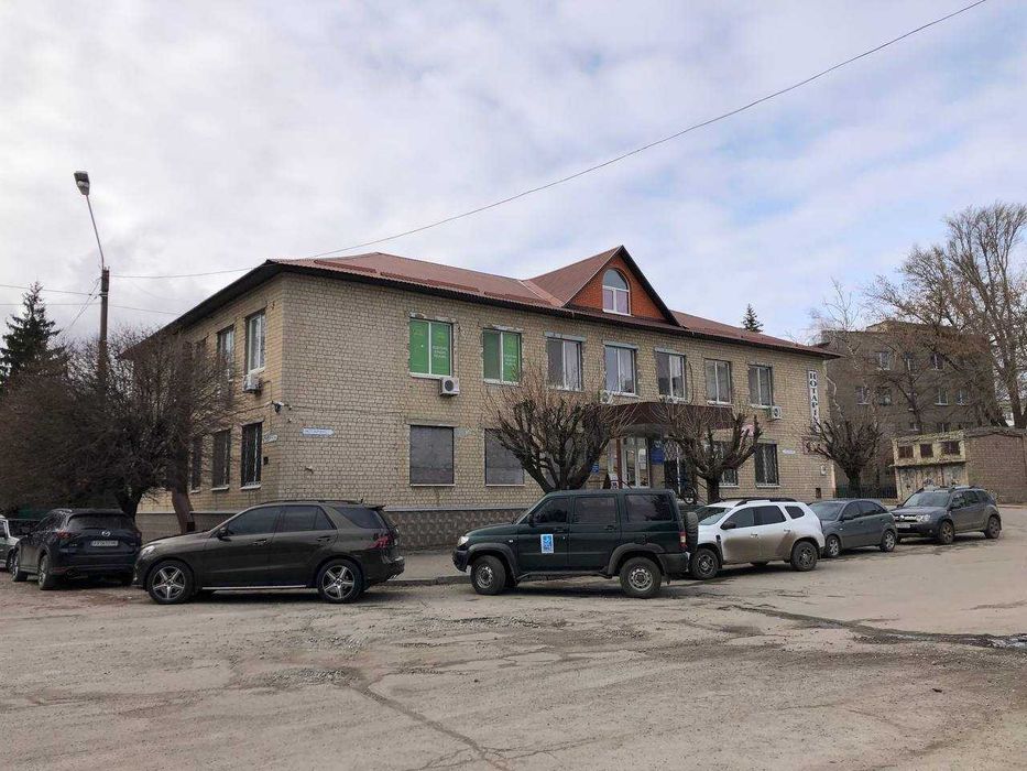 Офісно-готельний центр "НОВИНКА" в центрі міста Лозова