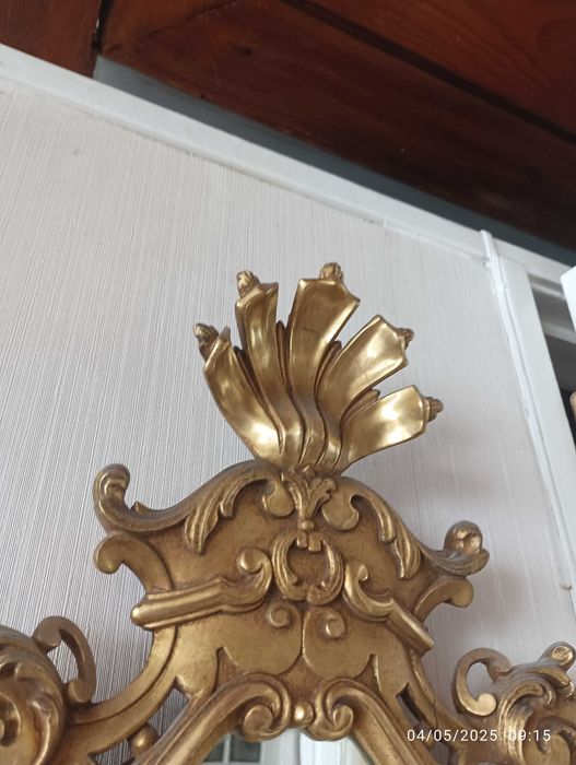 Espelho Séc.18 c/ moldura de madeira em talha dourada