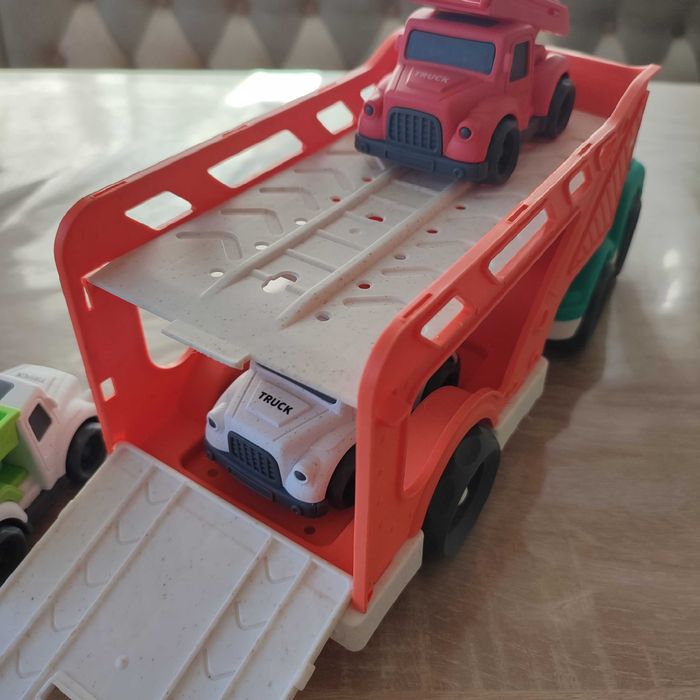 Іграшкові машинки, фура трейлер+ набір машинок