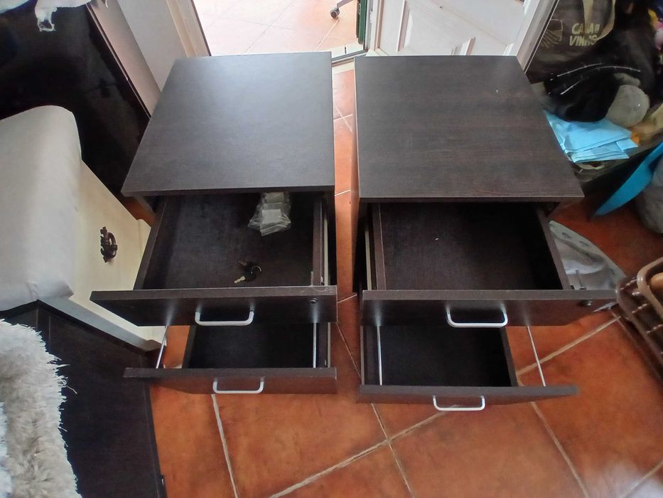 Blocos de gavetas em madeira