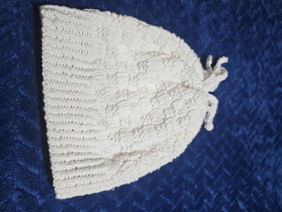 Czapka czapeczka robiona na drutach