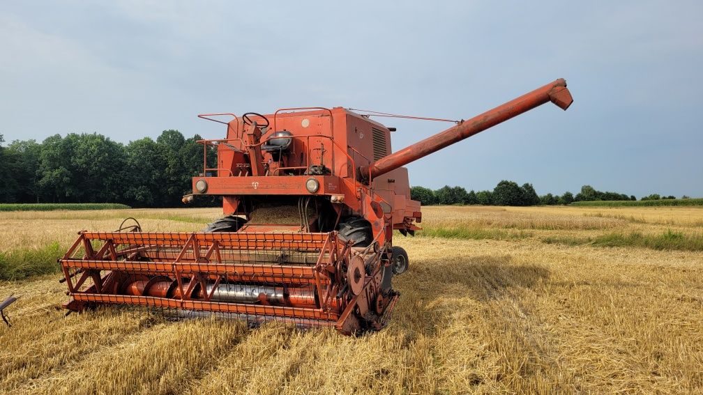 Kombajn Bizon Z056
