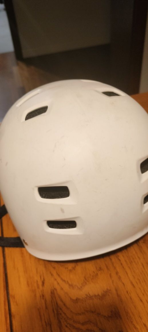 Kask skatingowy Bullet Deluxe stan dobry