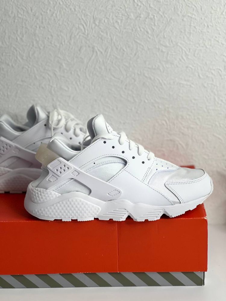 Кросівки W NIKE AIR HUARACHE розмір 40 оригінал