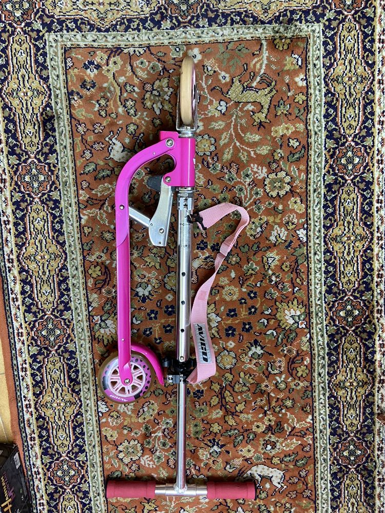 Trotinete Avigo cor de rosa