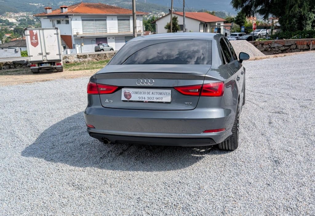 Audi A3 Limousine 1.6 TDI Atrraction