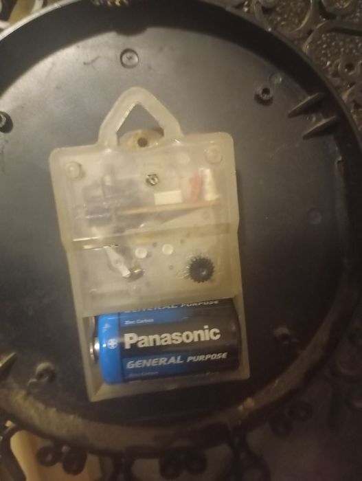 Продам срочно римские часы английский