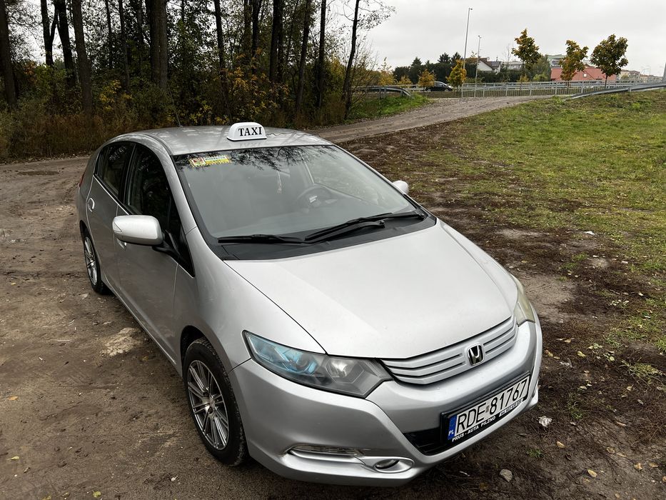 Wynajem samochodu na taxi, hybryda z gazem