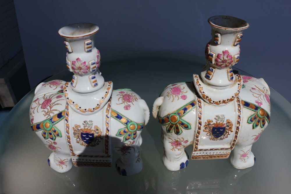 Par Castiçais Brasonados Porcelana Chinesa Elefantes Brasão Pinto XX