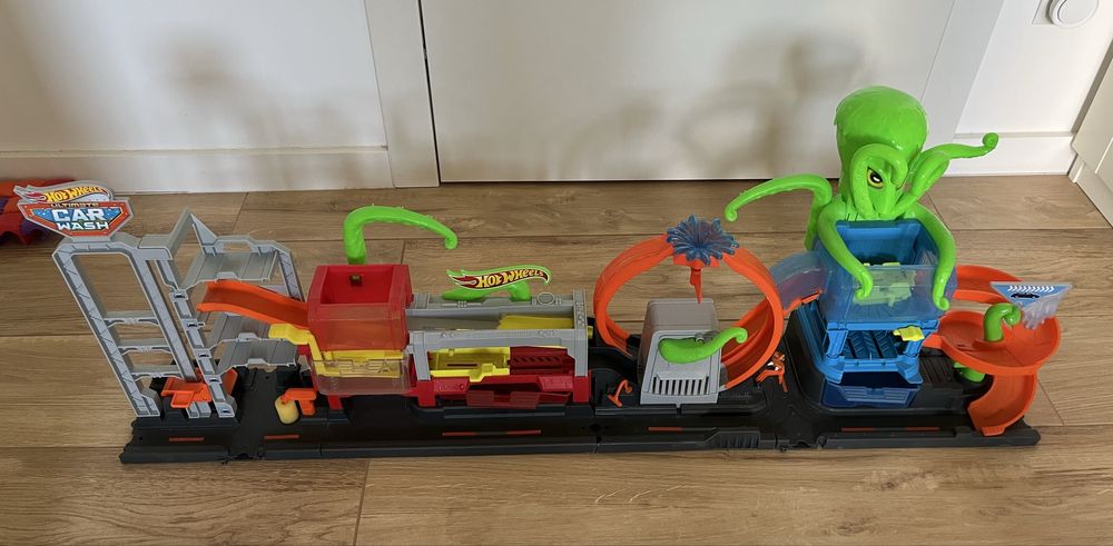 Hot Wheels City Megamyjnia Atak ośmiornicy HBY96