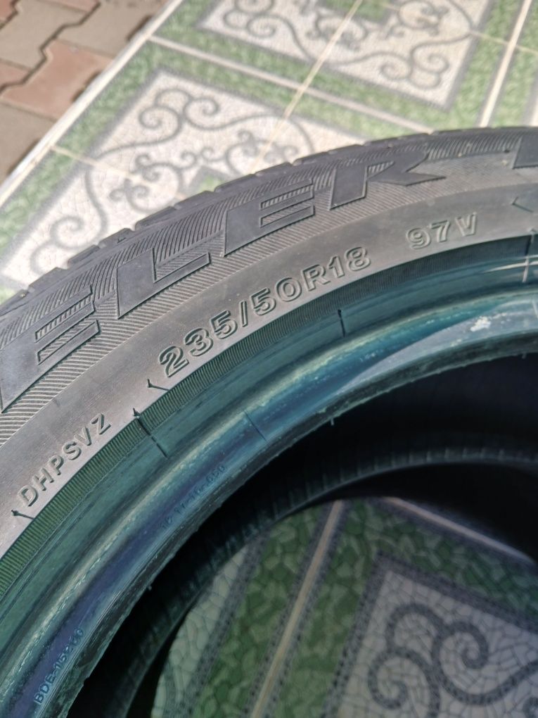 Продам 2 шини Bridgestone Dueler