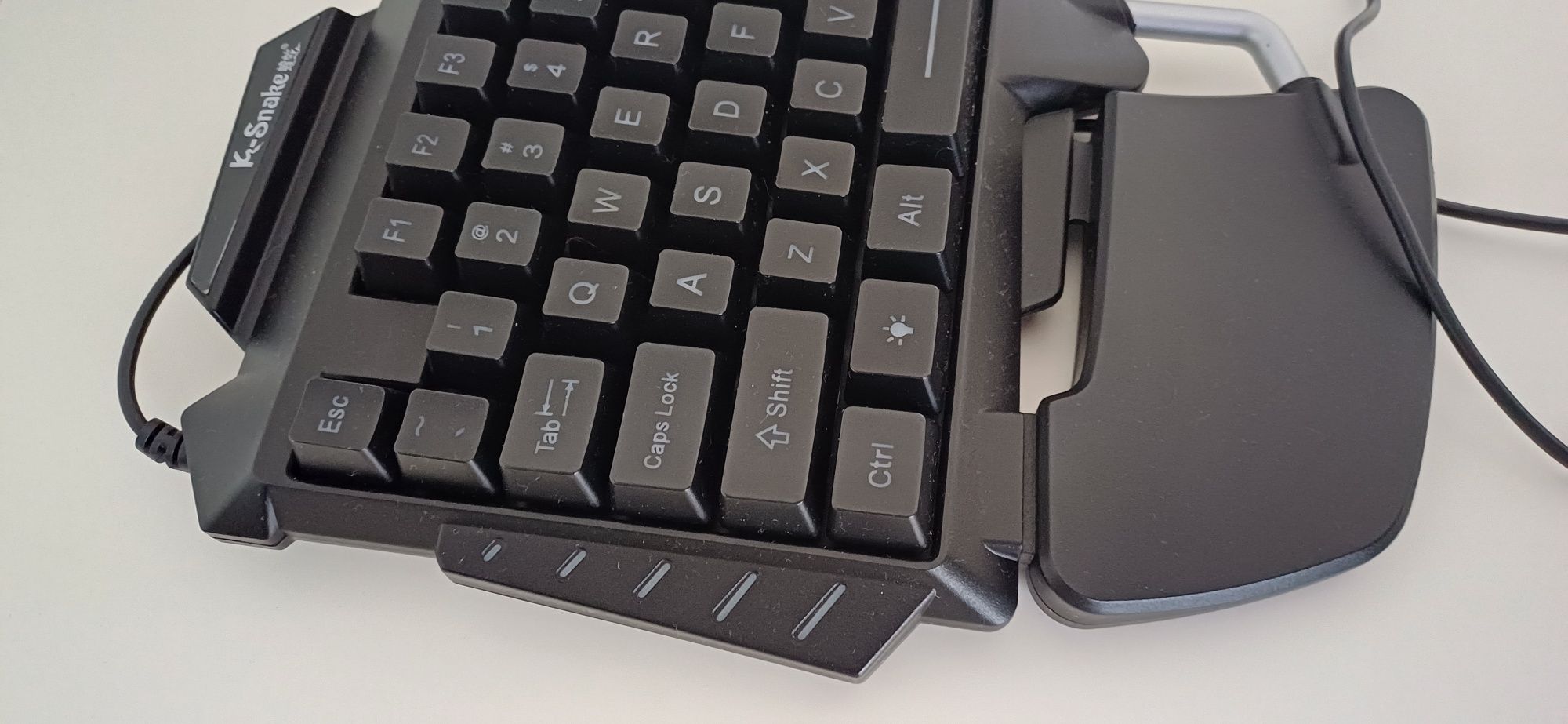 Teclado Gaming semi novo
