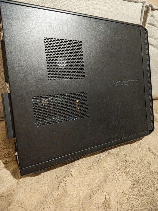 Komputer dell i3-2100 4 gb ram stan idealny + monitor + kable