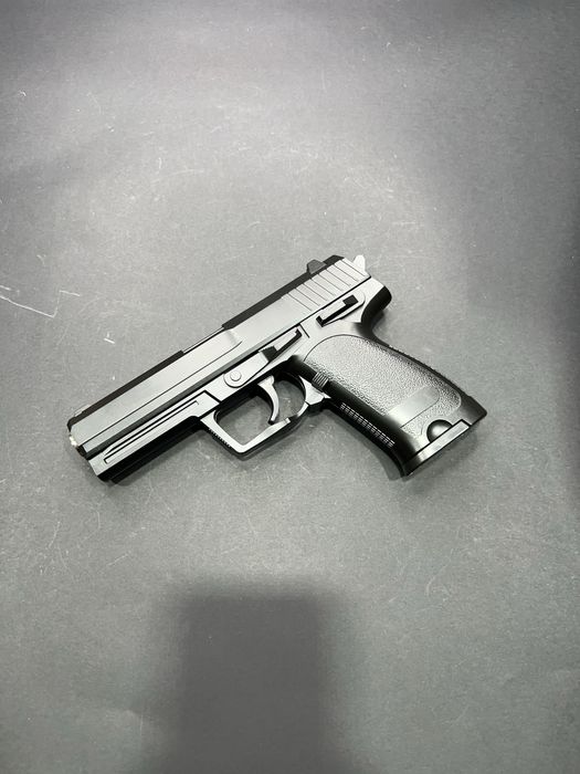 Металевий пістолет USP розмір 1в1 — іграшка