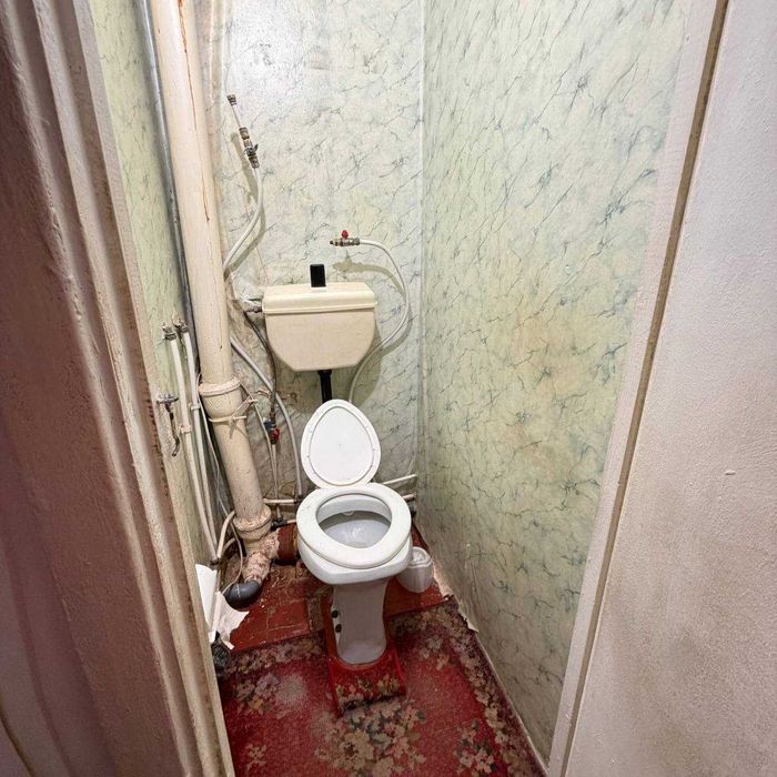 Продам велику! 3 лоджії! 2-к.квартиру на ж/м Лівобережний-3!