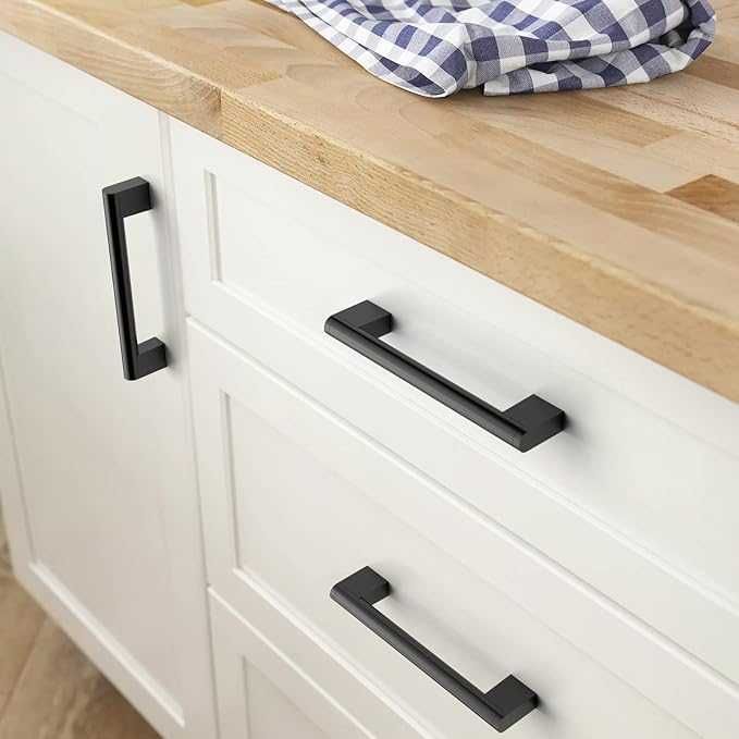 Uchwyt meblowy 192mm miedzy otworami czarny ze stali nierdzewnej