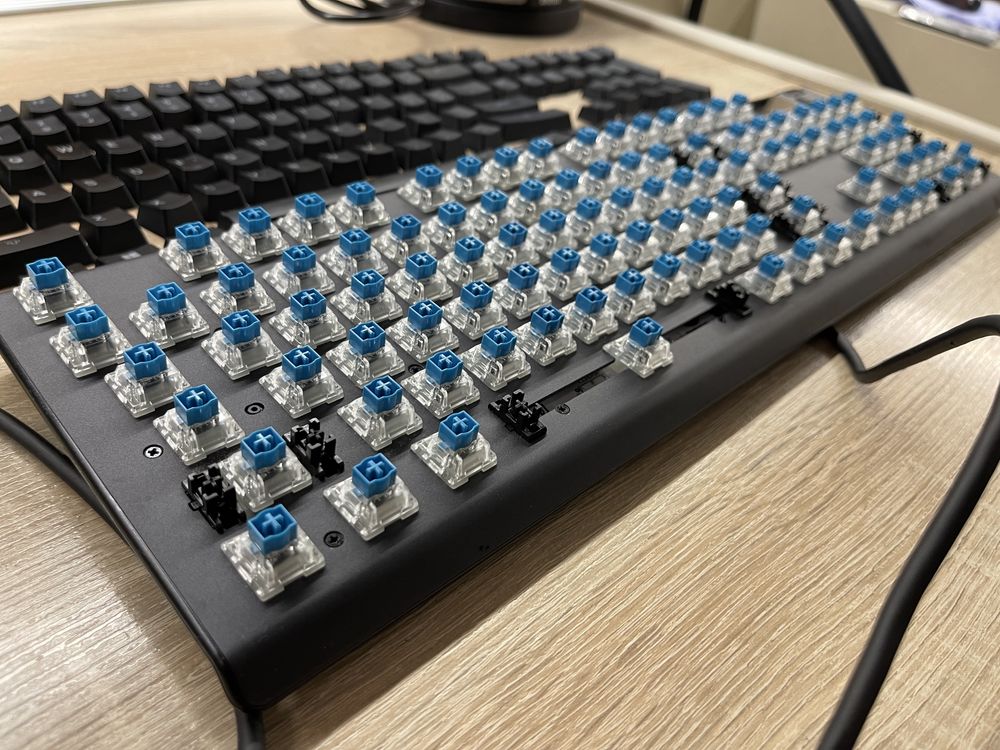 Игровая USB-клавиатура SteelSeries/Apex5 с RGB-подсветкой