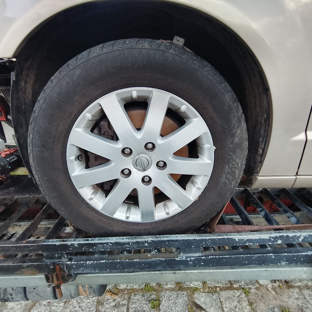 Felgi 17" z oponami Chrysler Town&Country 3.6