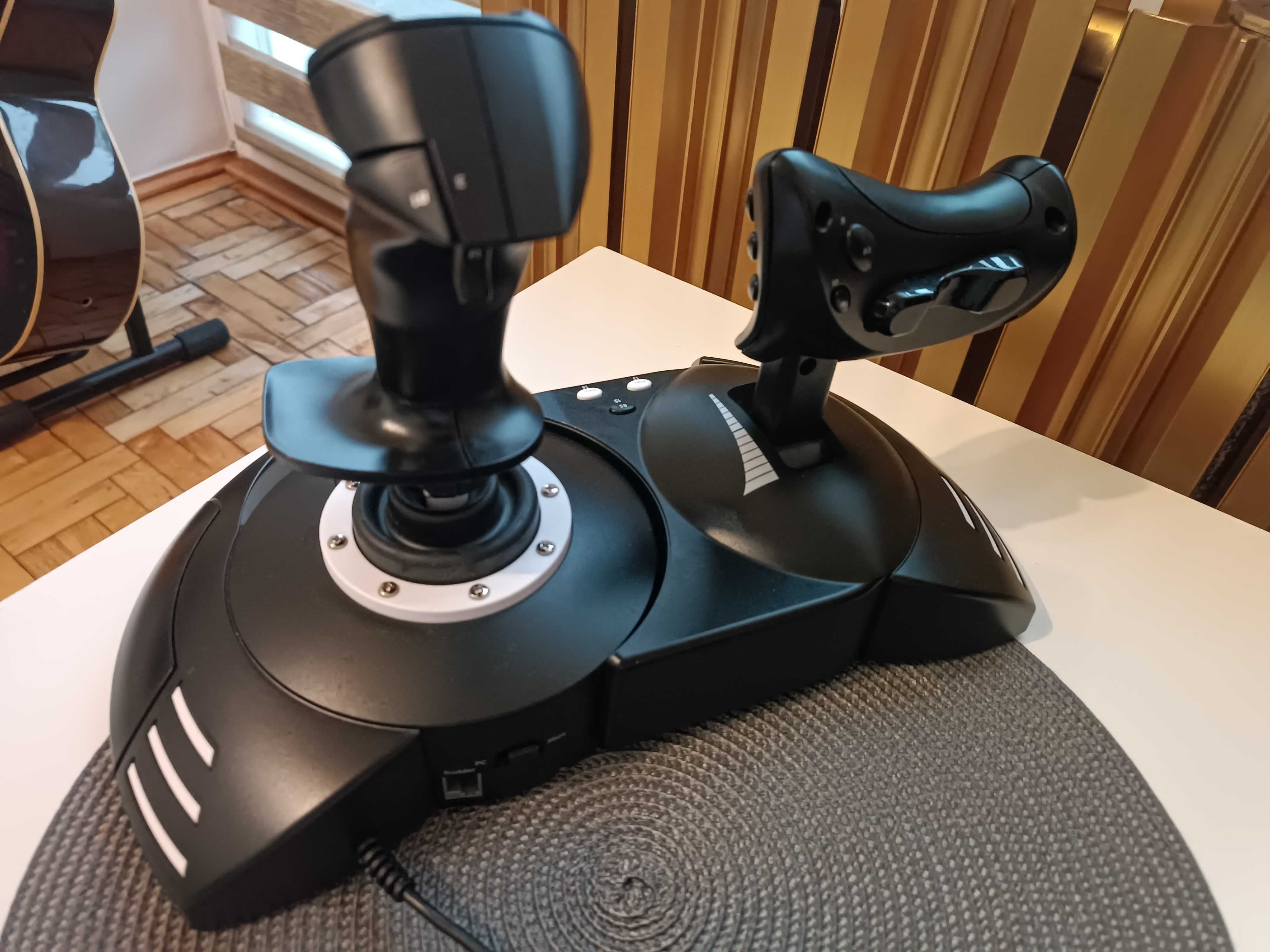 XBOX SERIES X 1TB, pad gry Joystick Thrustmaster T.Flight Hotas One
