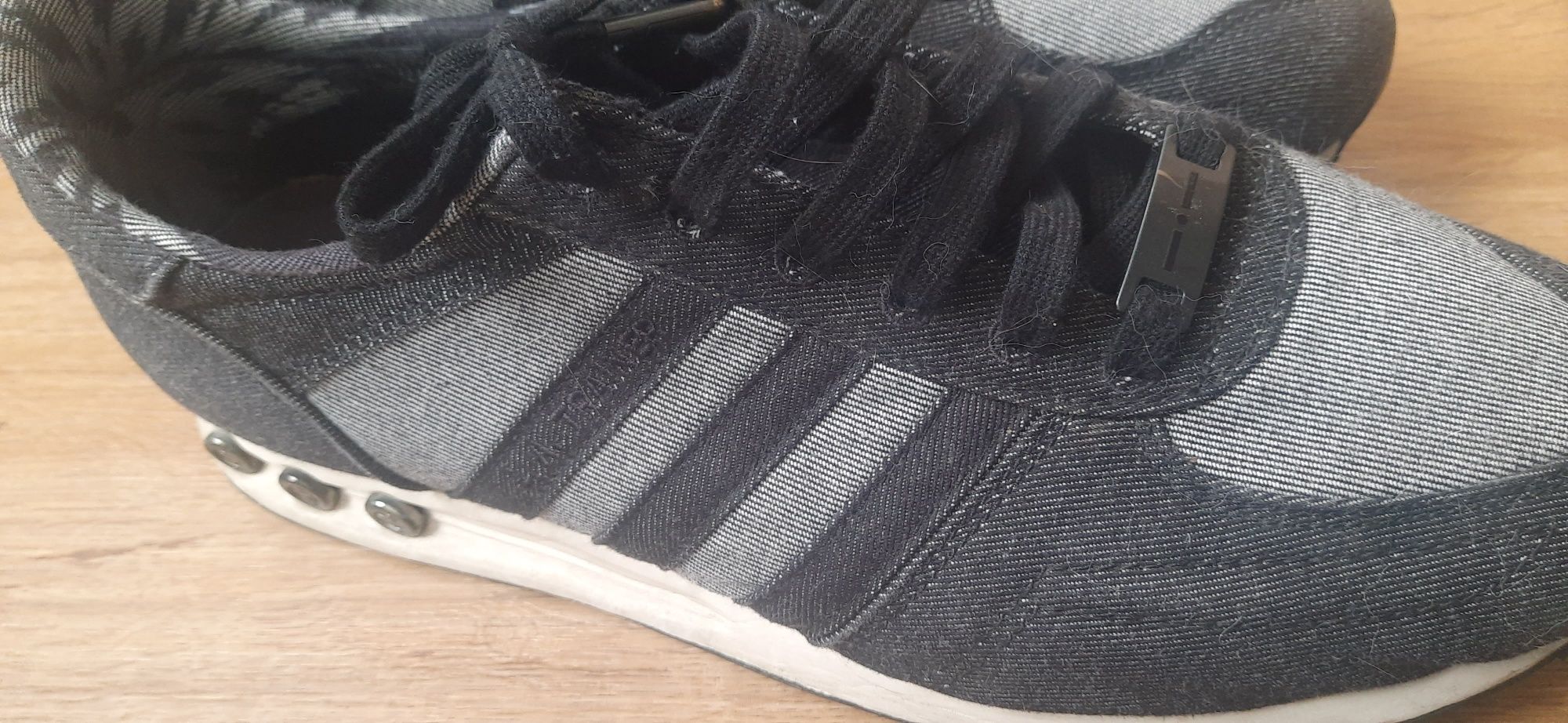 Ténis Adidas como novos