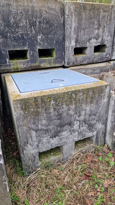 Studzienka betonowa.