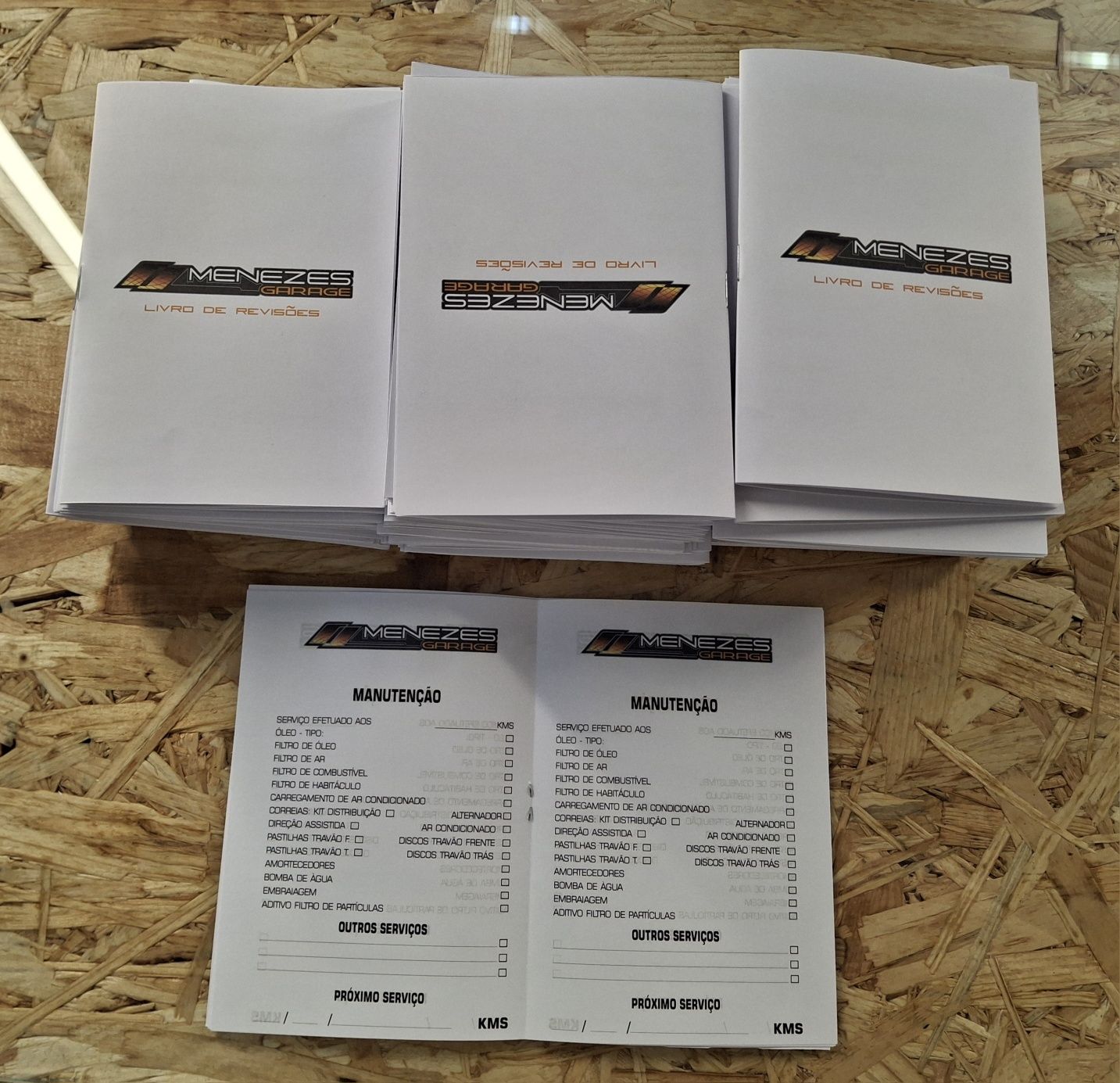 Livros de revisão automóvel com o seu logótipo ou marca