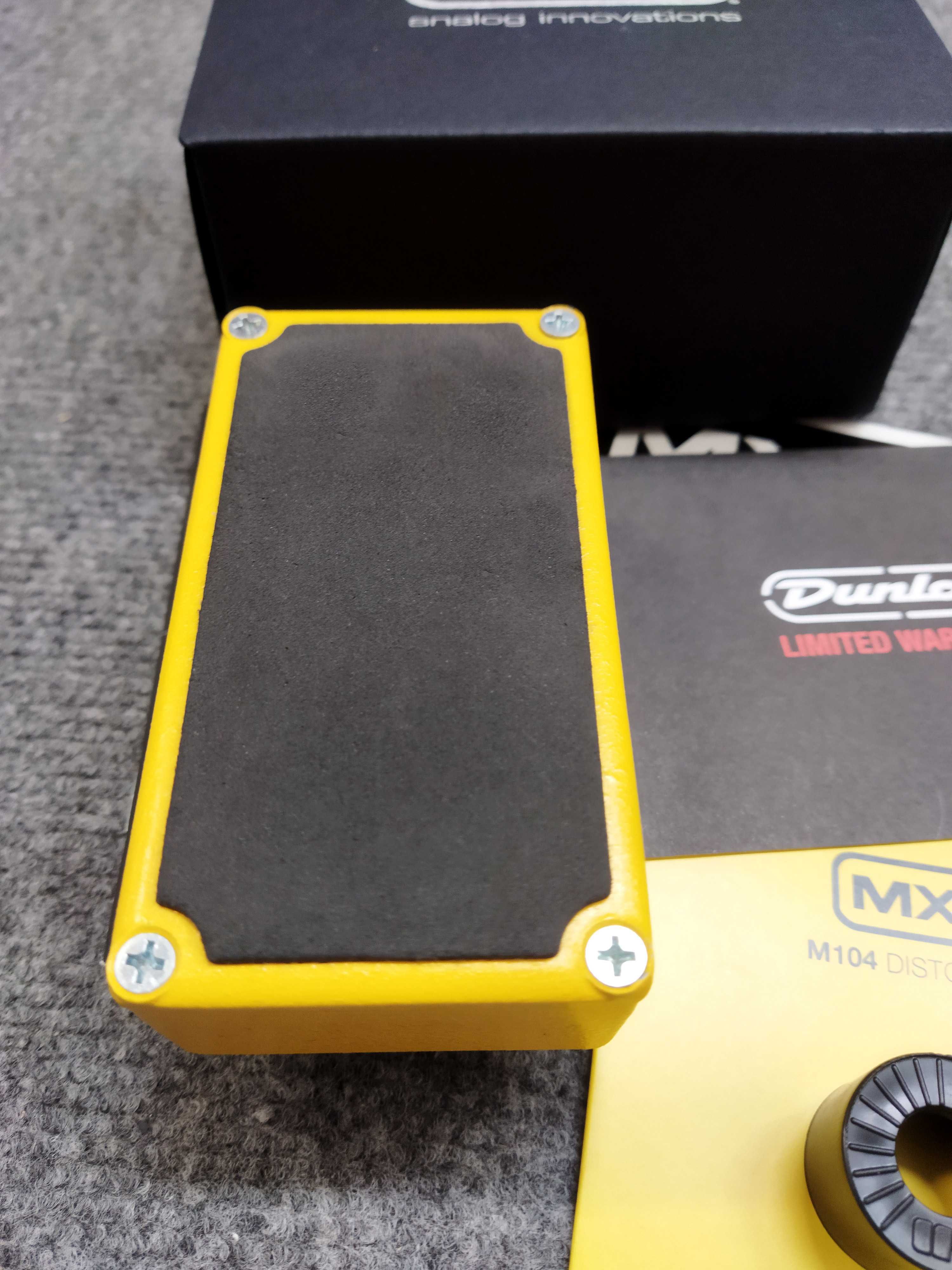 efekt gitarowy Dunlop MXR M104 distortion