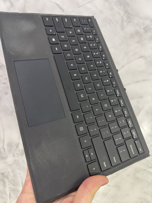 Microsoft surface pro 4 intel core i7 2.2GHz 8gb 256ssd
