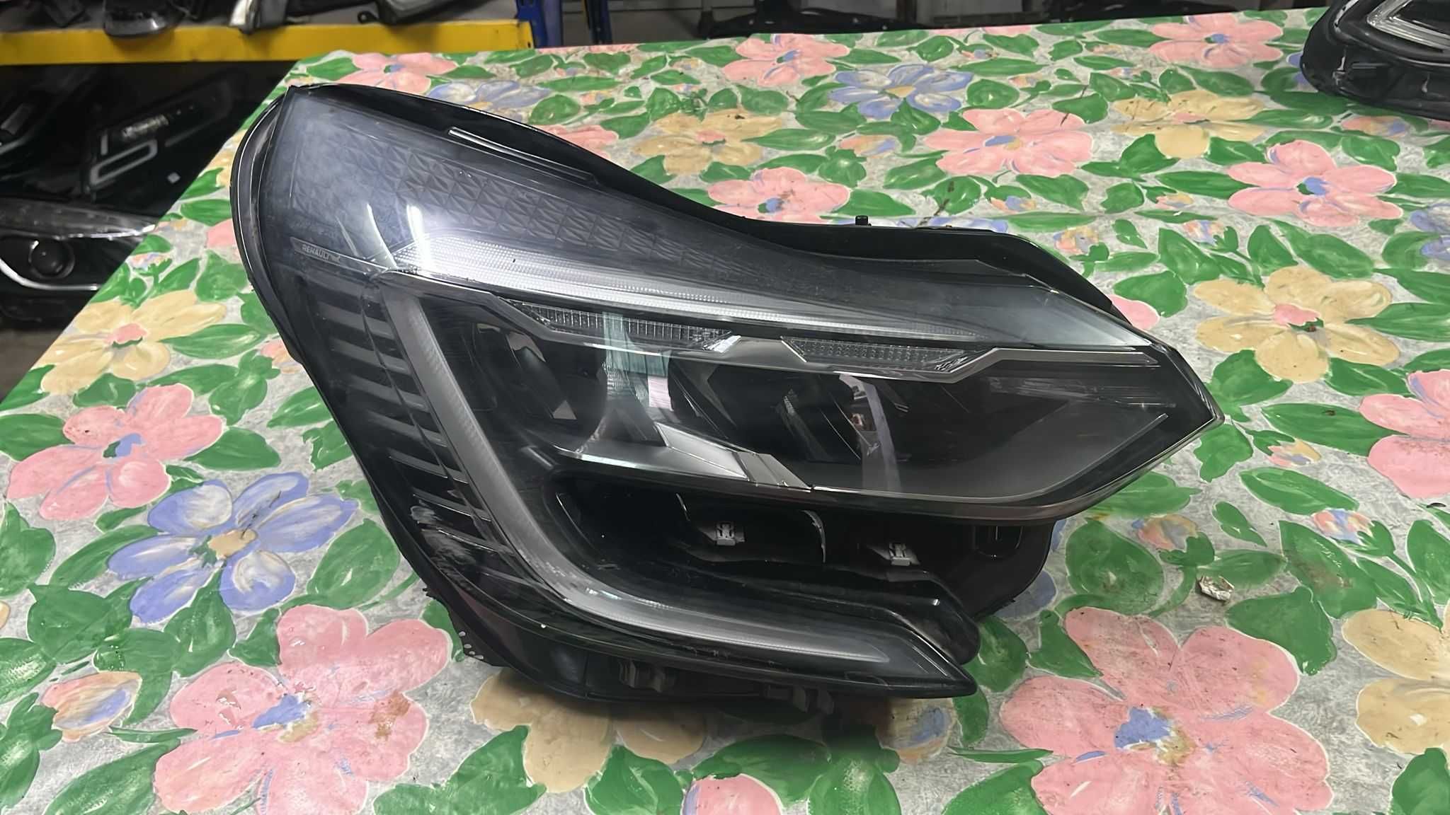 Farol Direito Renault Captur II