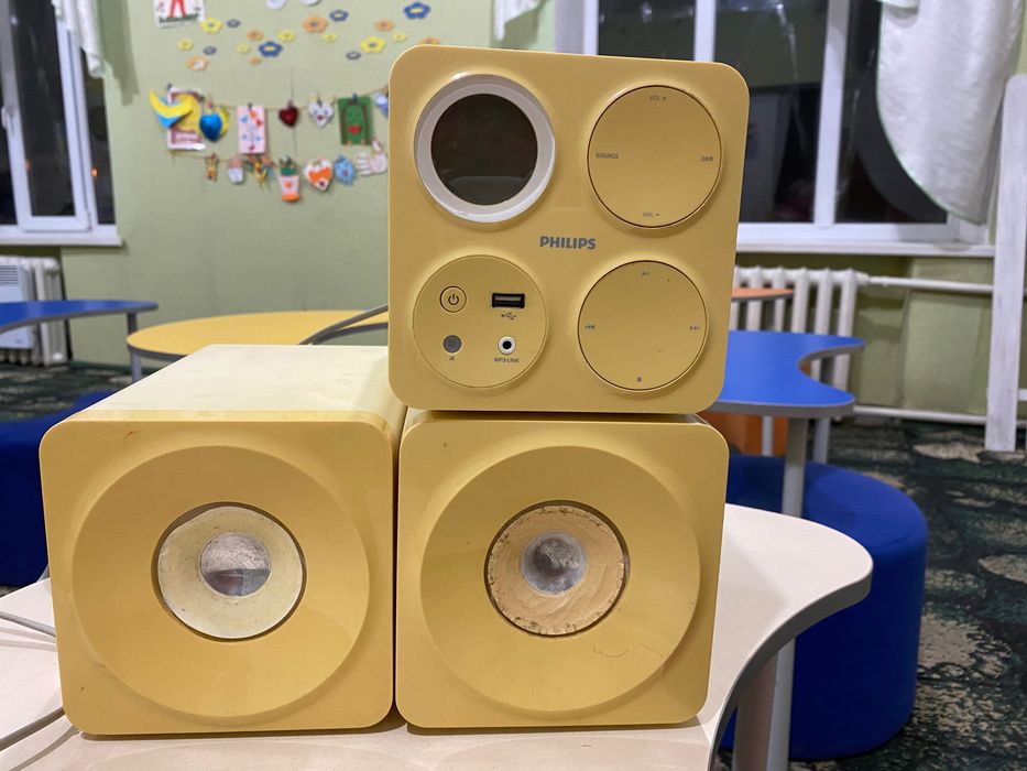 Музыкальная колонка рабочая