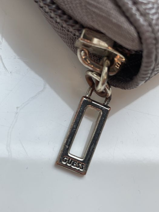 Portfel Guess szary lakierowany prada lv gg