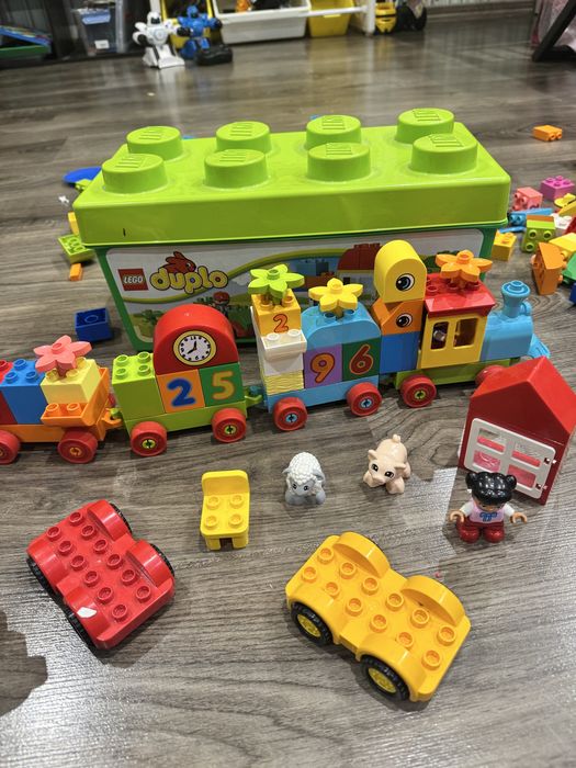 Lego duplo поїзд