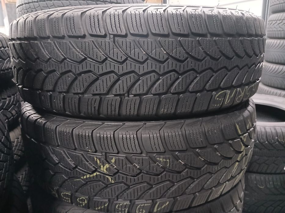 Зимові Шини БВ 195/65 R15  BRIDGESTONE  Blizzak LM-32 Склад
