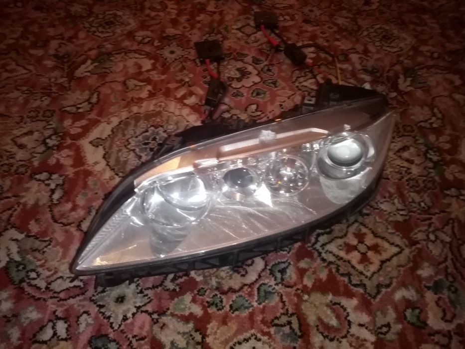 Фары мазда 6. Би ксенон.