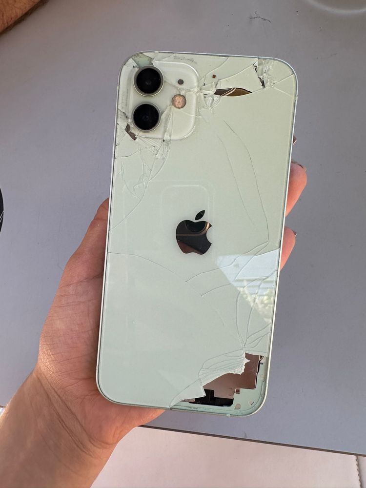 Iphone 12 verde (como novo mas partido)