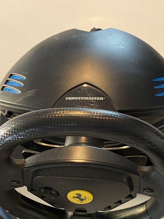 Volante c/pedais Thrustmaster