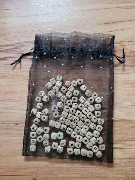 Drewniane koraliki do nawlekania, alfabet