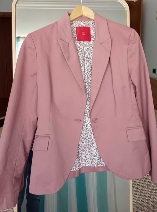 Casaco da Kispo, rosa, com forro às florzinhas