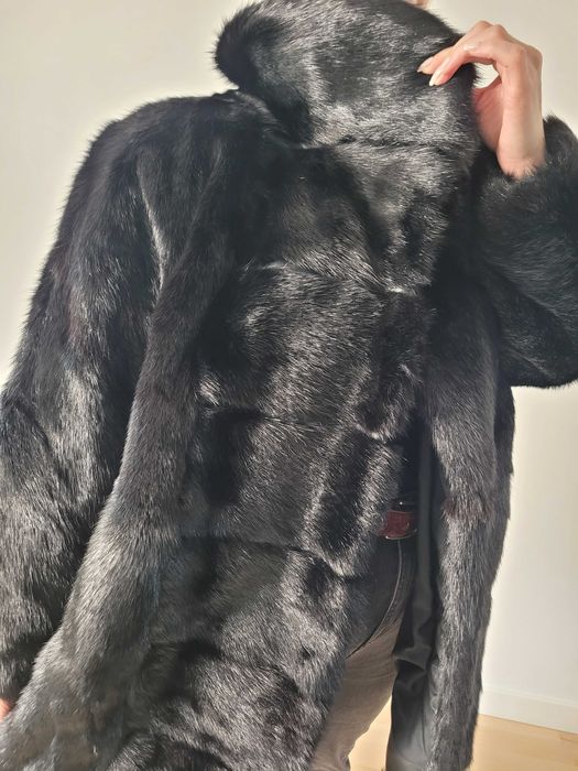 futro naturalne rozm. 40 nutria czarne krótkie z kołnierzem