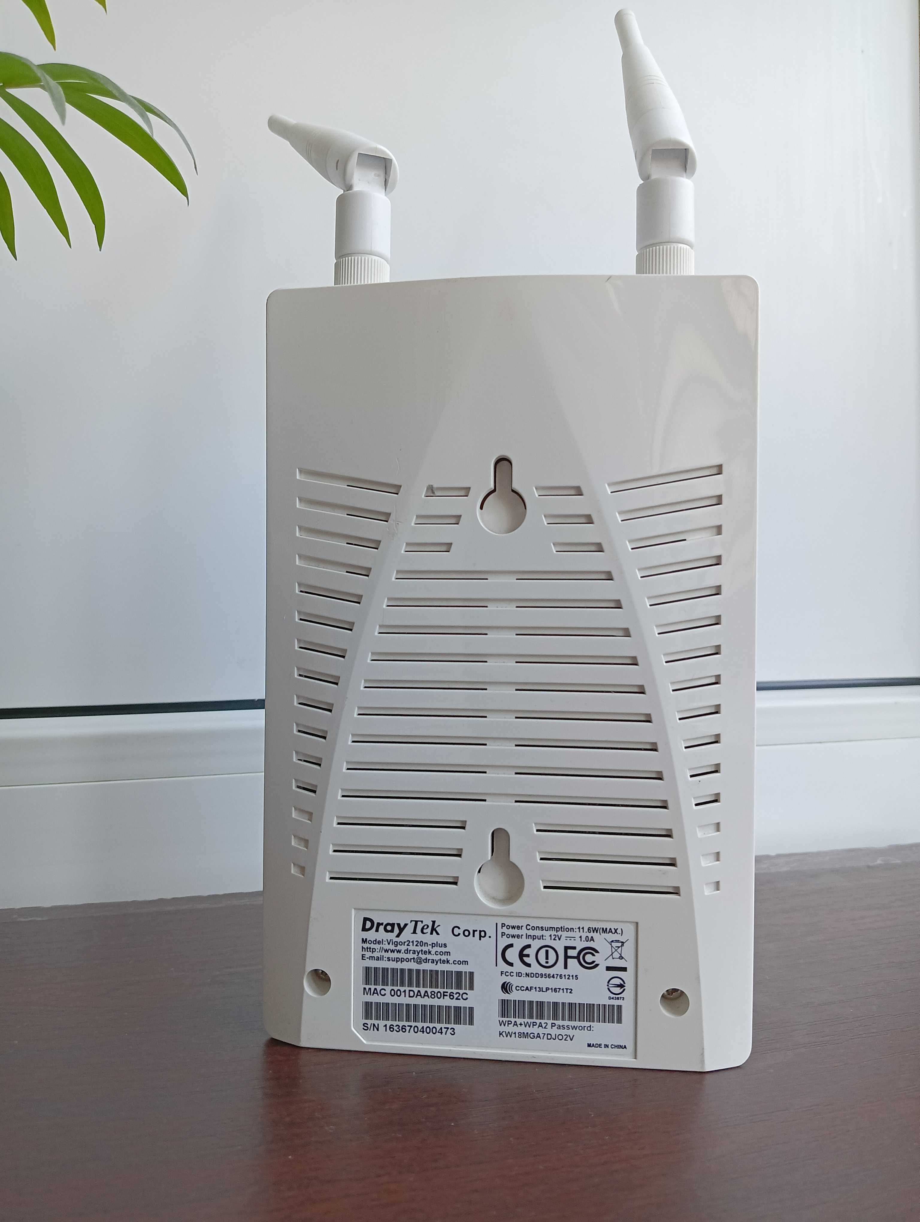 Корпоративний маршрутизатор (роутер) DrayTek Vigor 2120n-plus