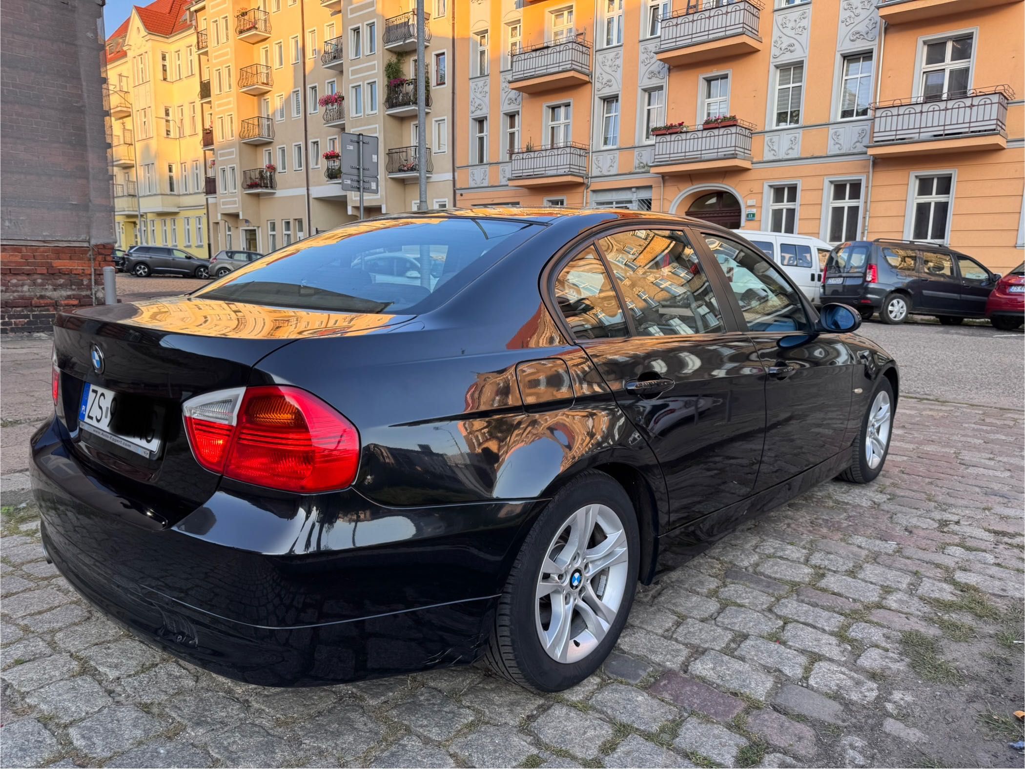 BMW E90 318i shadow line